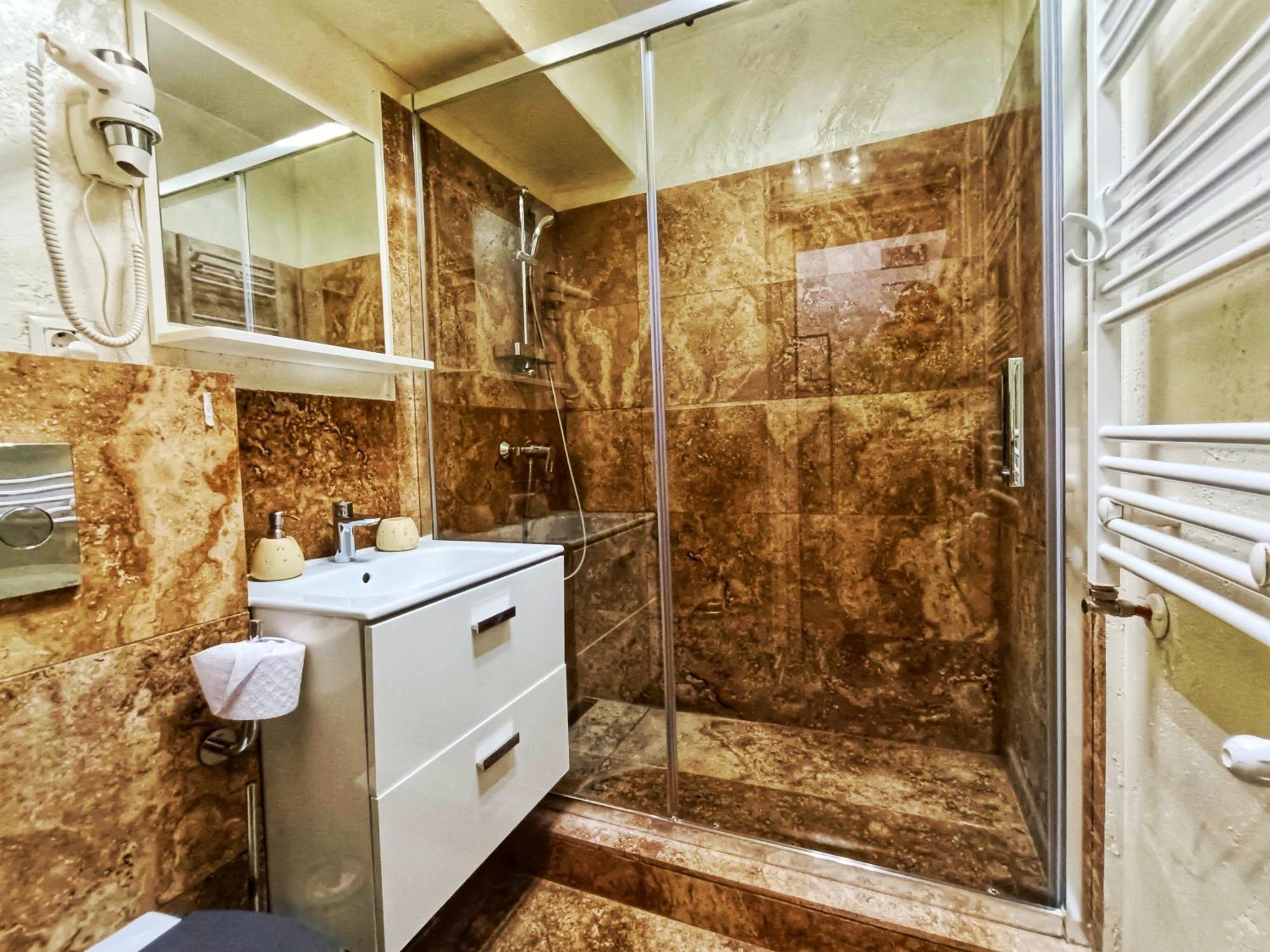 Airport High Class & Parking Appartement Iasi Buitenkant foto